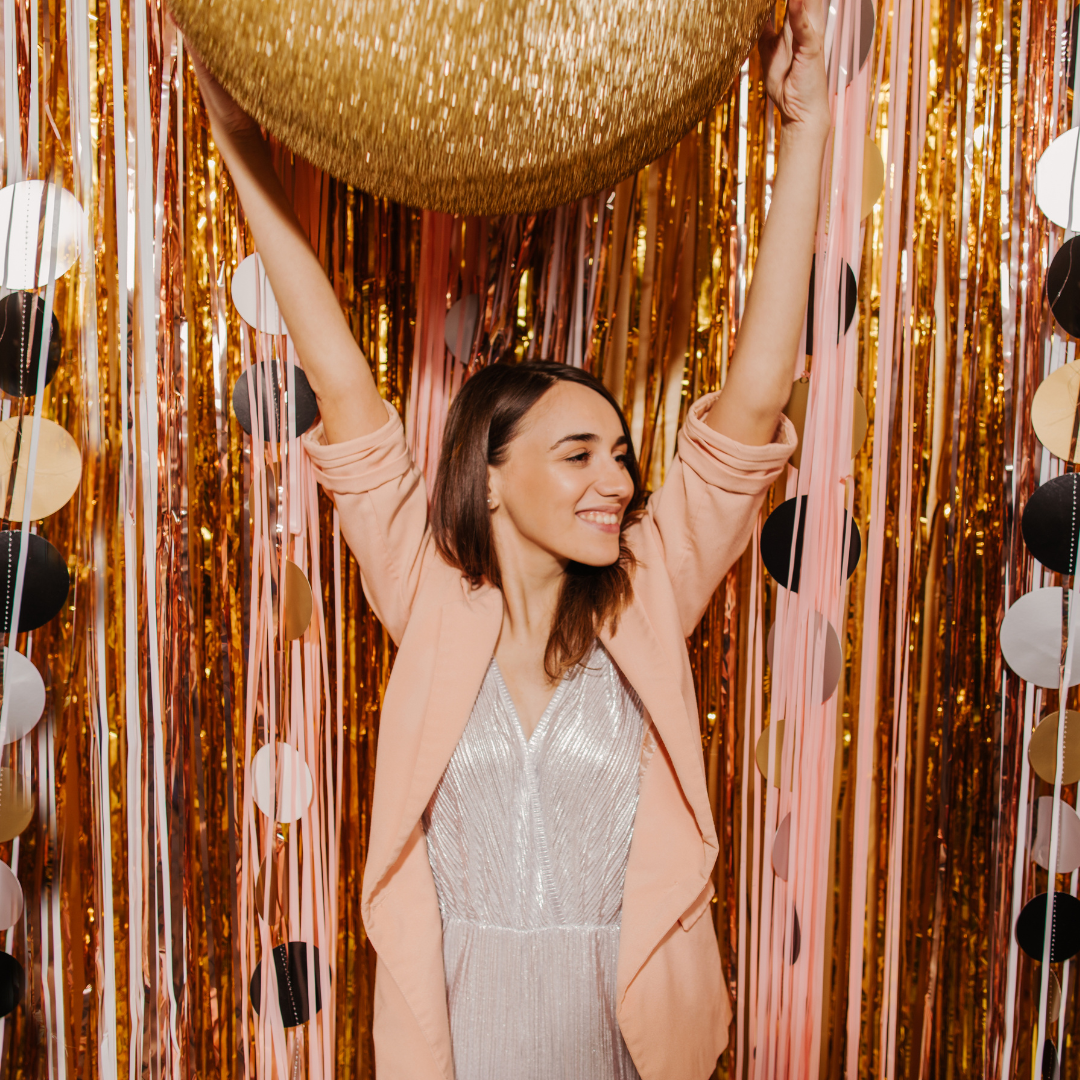 Decorations & Games